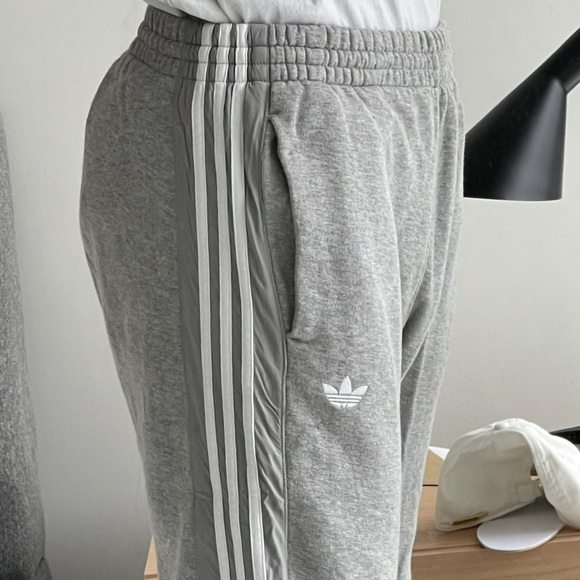 Adidas Sweatpants - Picture 3 of 7